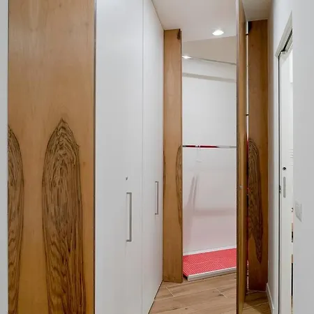 Wood&white - 2 Bedrooms E 2 Bathrooms - Wifi Apartmán