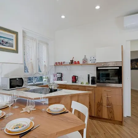 Διαμέρισμα Wood&white - 2 Bedrooms E 2 Bathrooms - Wifi *