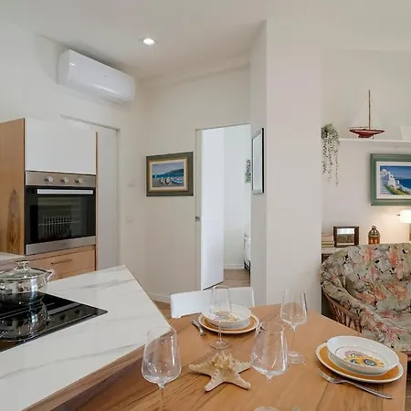 Wood&white - 2 Bedrooms E 2 Bathrooms - Wifi Apartmán Sanremo